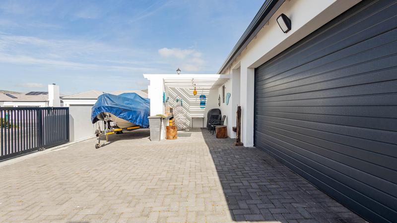 3 Bedroom Property for Sale in Sandy Point Western Cape